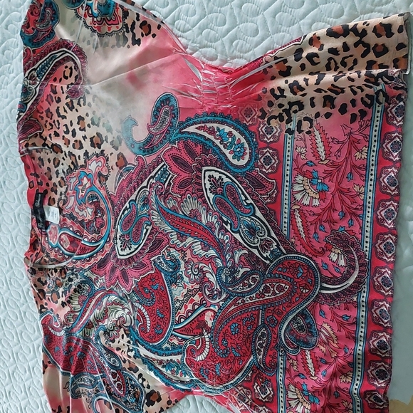 Appropriate Behavior top - Picture 2 of 3